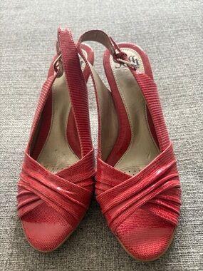 Sofft Red Textured Slingback Peep-Toe Heels